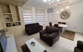 Adonis Apartment